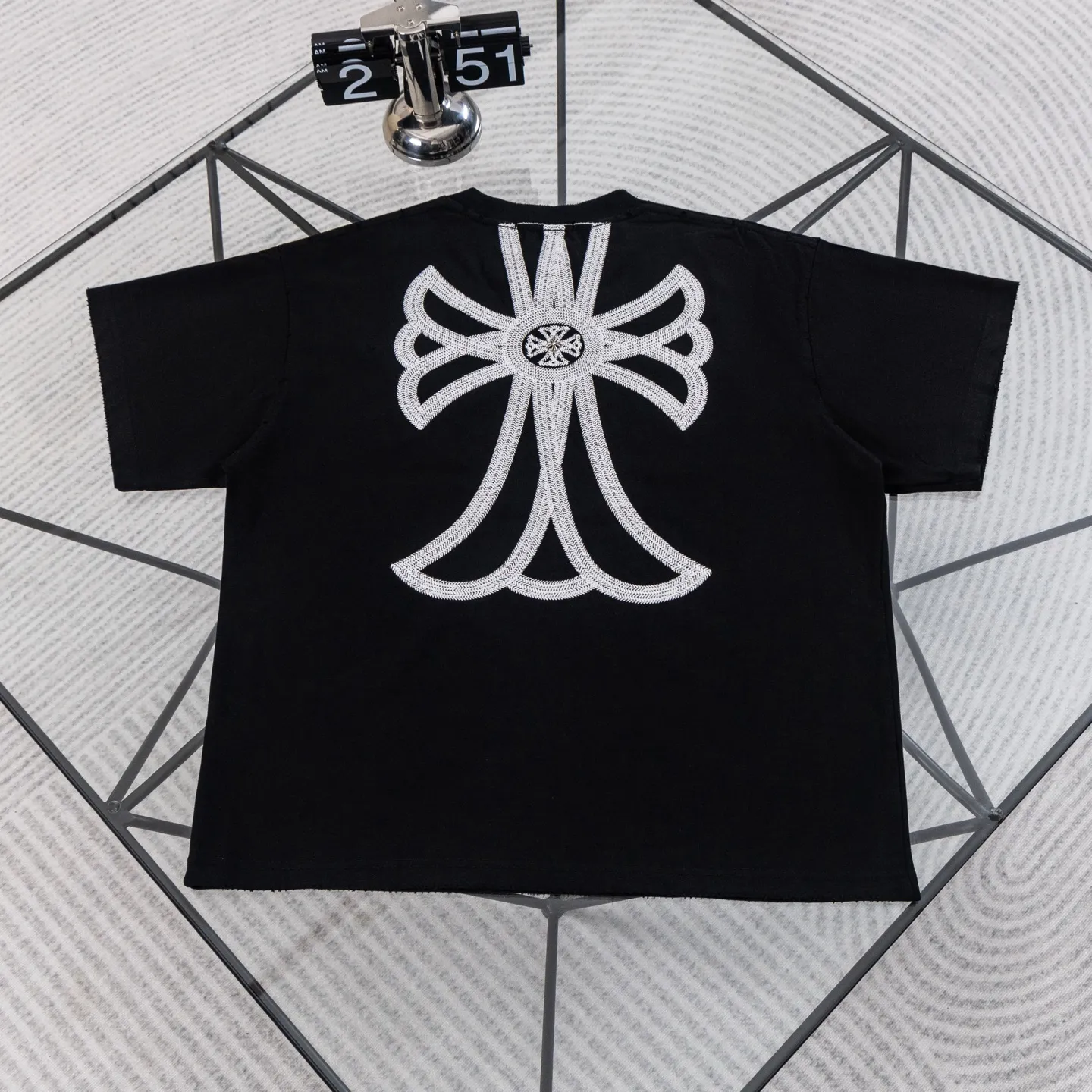 115 Chrome Hearts 26ss New Arrival T Quality ， ！ Richard Stark ， 、 ， 。 Classic ， ， ，Retro 。 Classic ， ， ， 。 ， ， ， ， ， ， ！ Size：S—XL ：Black White